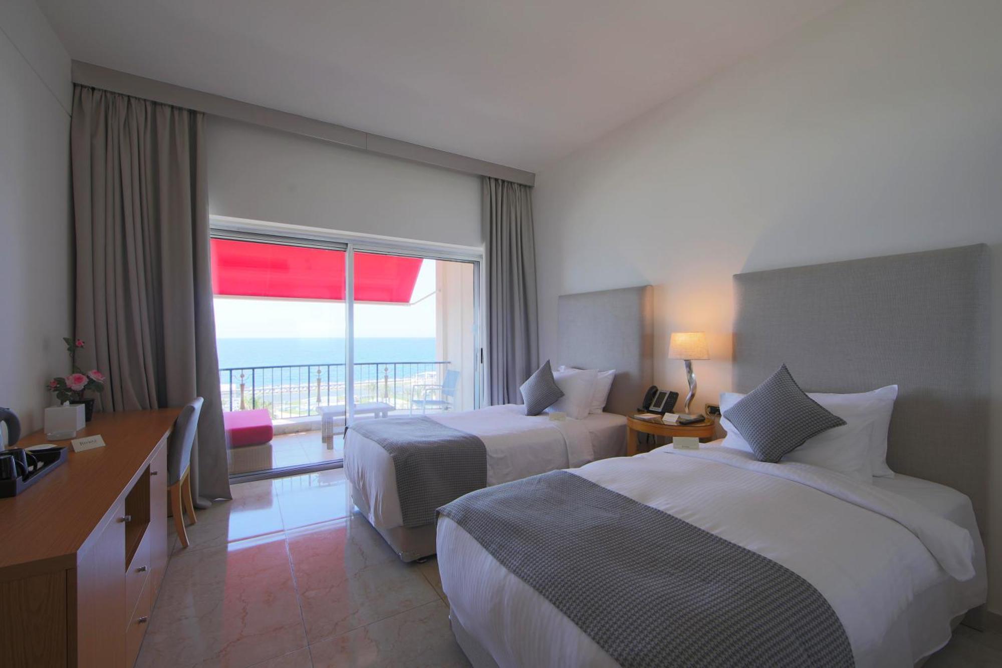 Riviera Hotel And Beach Lounge, Бейрут Екстер'єр фото