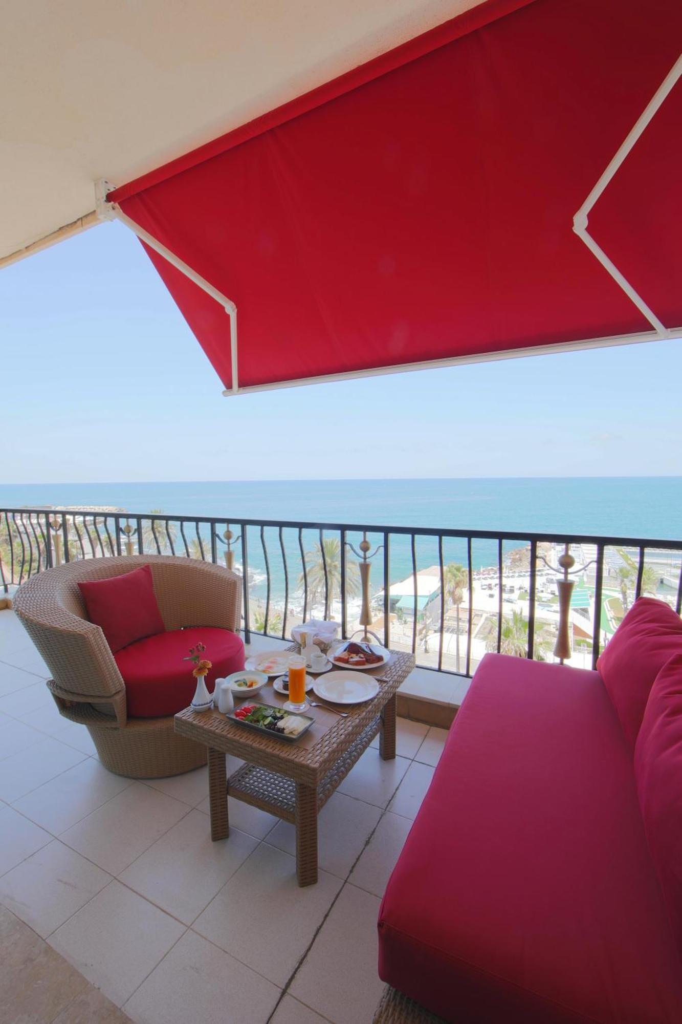 Riviera Hotel And Beach Lounge, Бейрут Екстер'єр фото